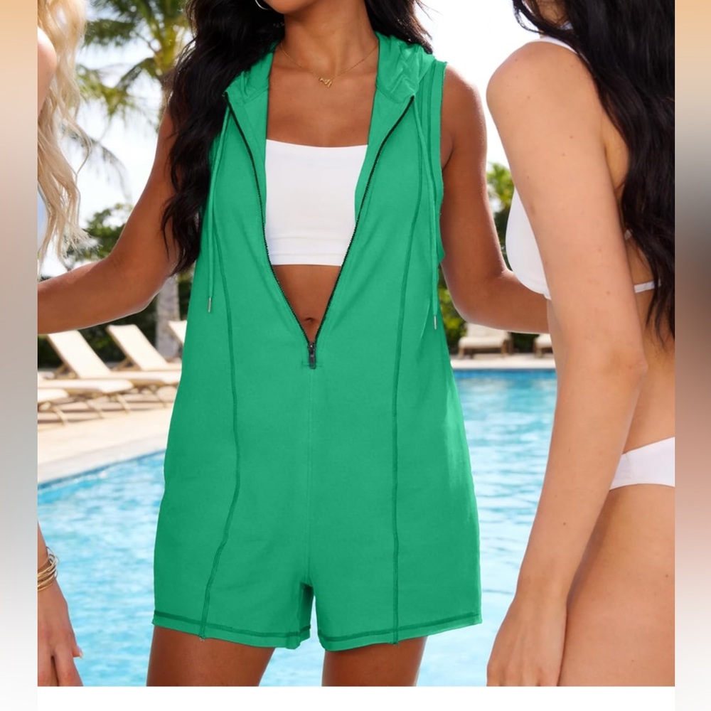 Sleeveless Green Hooded Romper with Front Zip